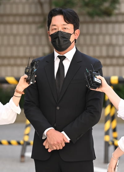 [TEN 포토] '프로포폴 불법 투약 혐의' 하정우 '성실히 임하겠다'