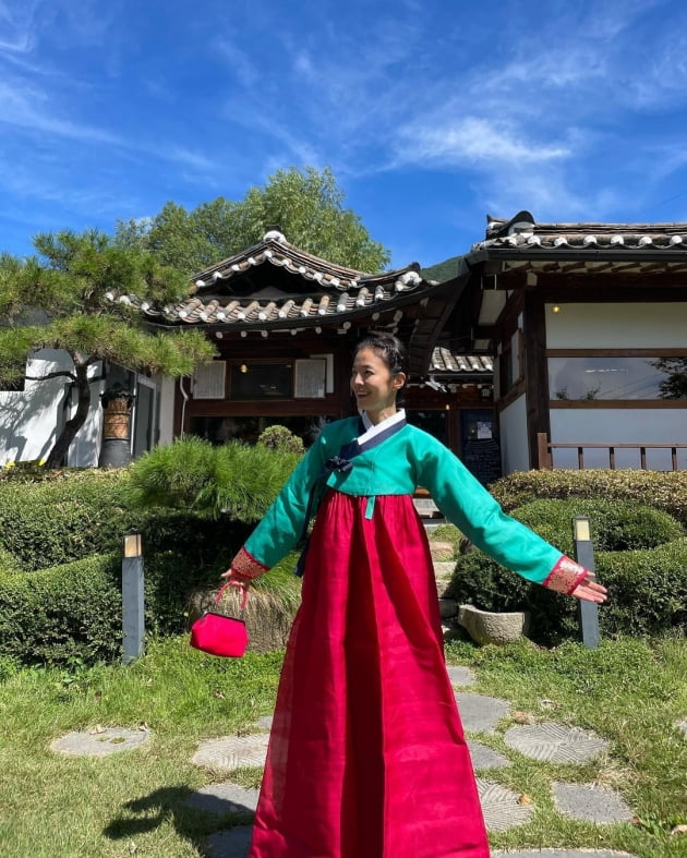 '정조국♥' 김성은, 녹의홍상 입고 맞은 30대 마지막 생일…새댁인 줄 [TEN★]