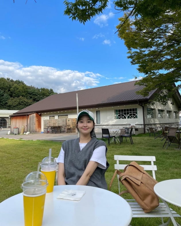 '전진♥' 류이서, 일산 카페에서 "사랑하는 사람과" 광합성 중…한창 좋을 신혼 [TEN★]