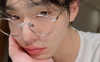 안효섭 '홍천기' 밖에서 무심한 듯 시크하게 [TEN★]