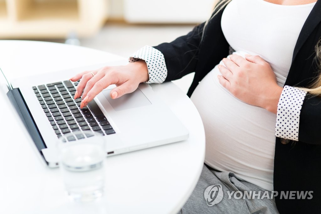 체외수정 난임치료 받는 여성 공무원 이틀 더 쉰다