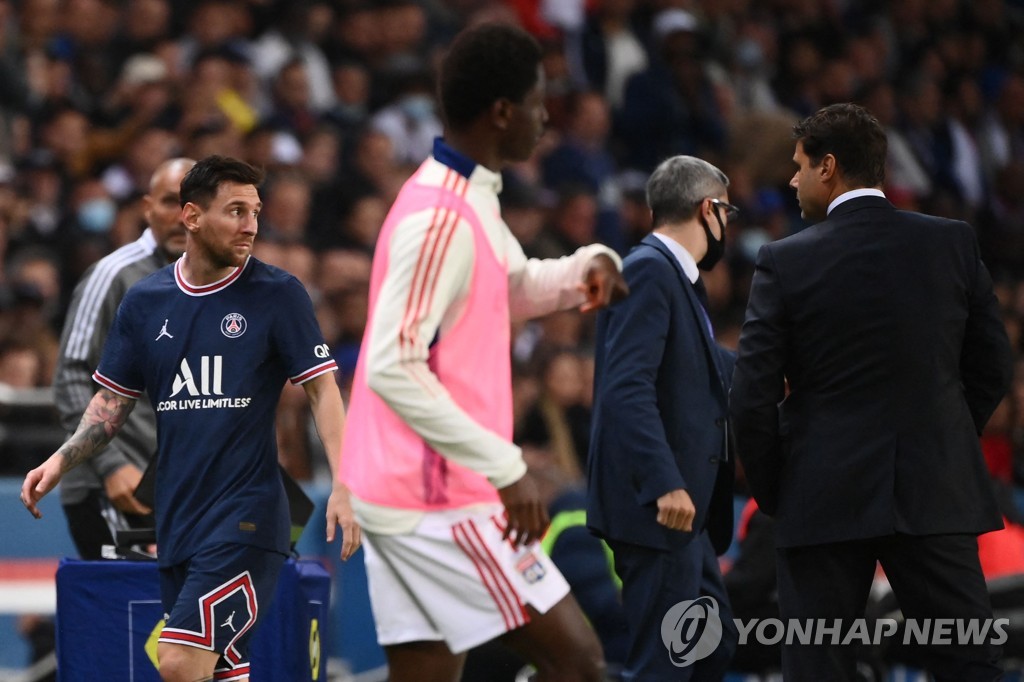 교체에 뿔 난 메시…포체티노 감독 "최선의 결과 위한 결정"