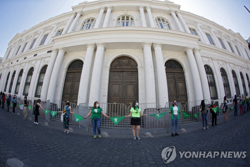 칠레, 낙태 허용 향해 첫발…'임신 14주내 비범죄화' 하원 통과