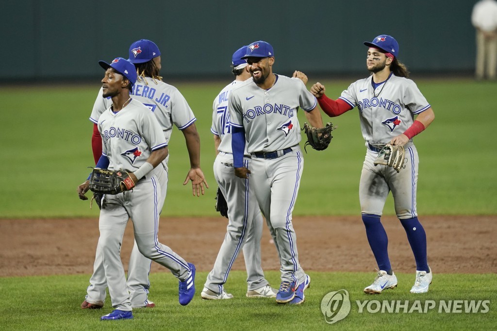 류현진, 4년 연속 PS 오르나…토론토, 와일드카드 공동 2위로