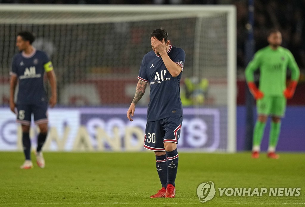 '메시 골대 불운' PSG, 이카르디 극장골에 '개막 6연승'