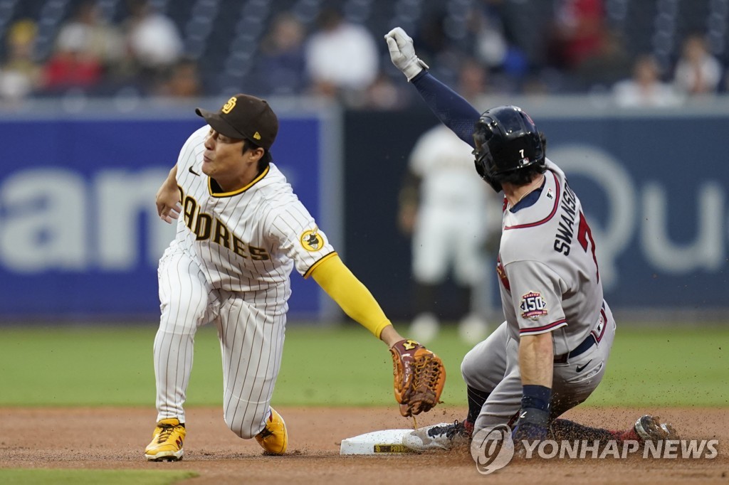 김하성, 65일 만에 재개한 서스펜디드 출전…타율 소폭 상승