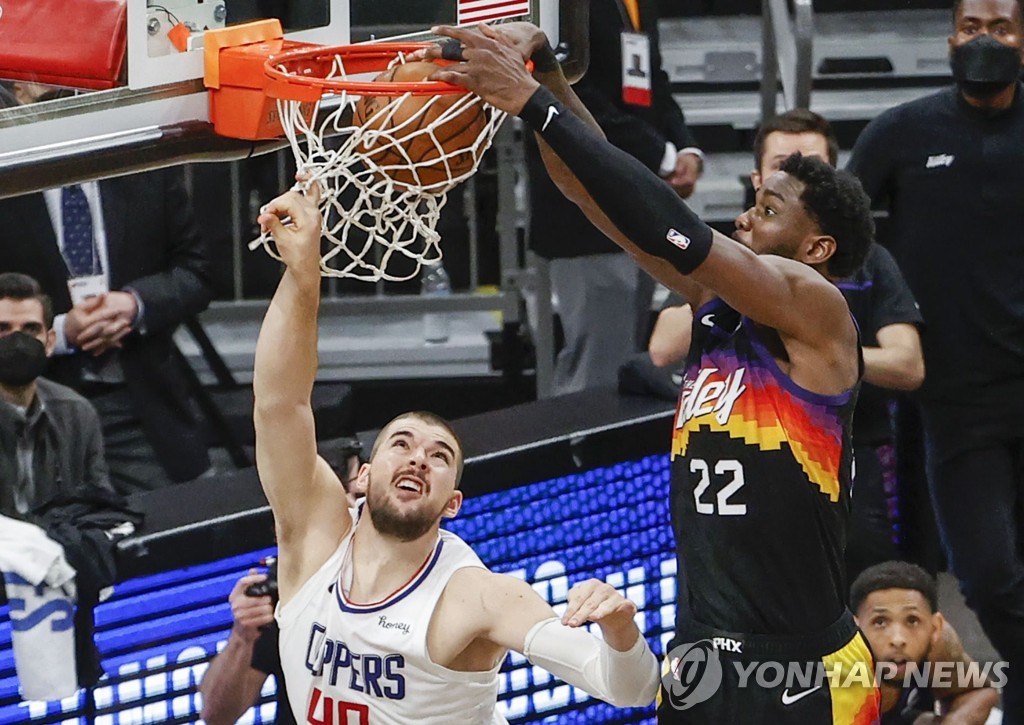 지난 시즌 NBA 최고 명장면은 아데토쿤보의 챔프전 덩크슛