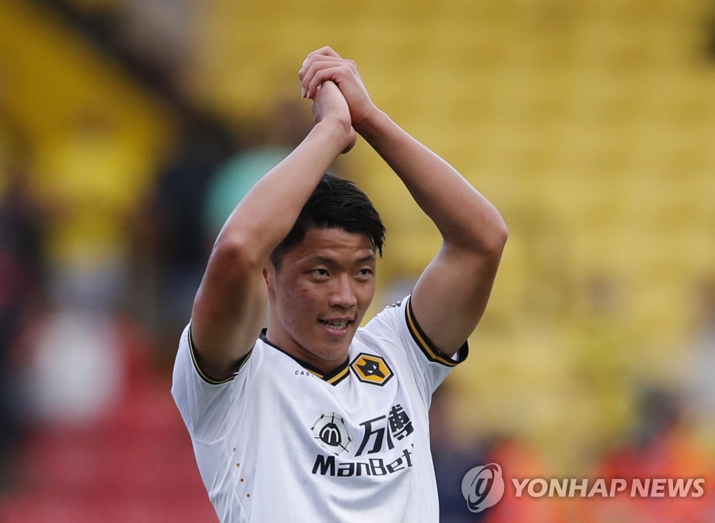 황희찬, EPL 데뷔전서 골맛…울브스 2-0 완승에 쐐기(종합)