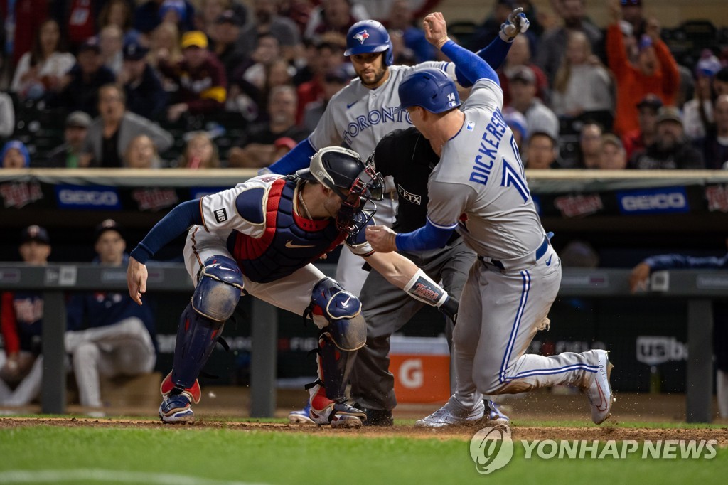 MLB 토론토, 미네소타에 '무릎'…AL 와일드카드 경쟁 점입가경