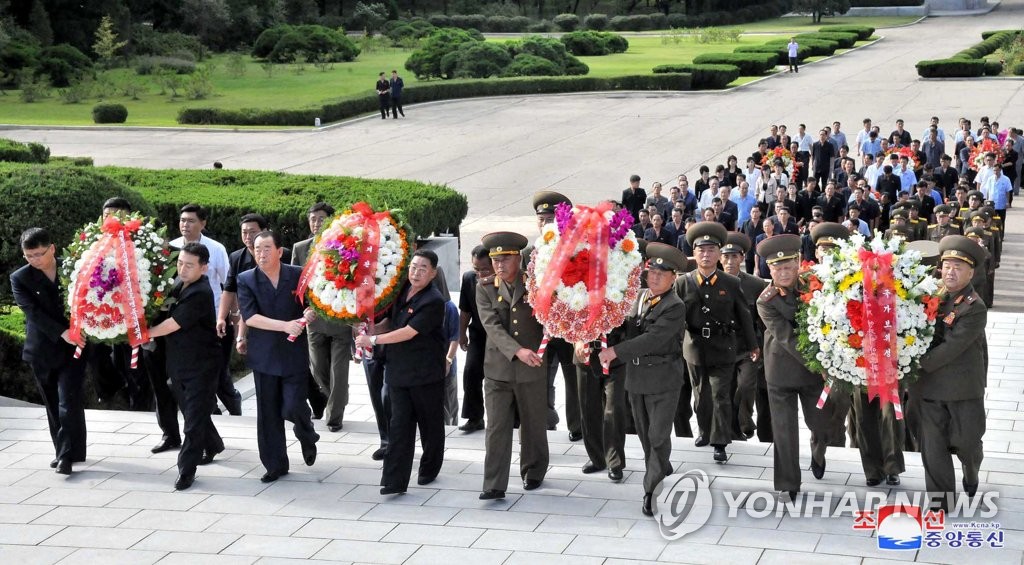 북한, 2년째 조용한 추석…씨름 중계·화환 진정 보도 없어