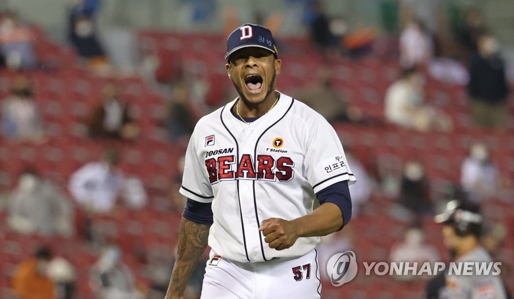 '9회 2사까지 노히트' 두산 미란다, KBO 개인 첫 완봉 역투