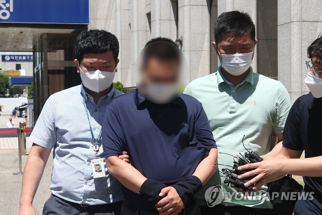 '광주 붕괴 참사' 철거 이면계약 현장소장 재판서 혐의 부인