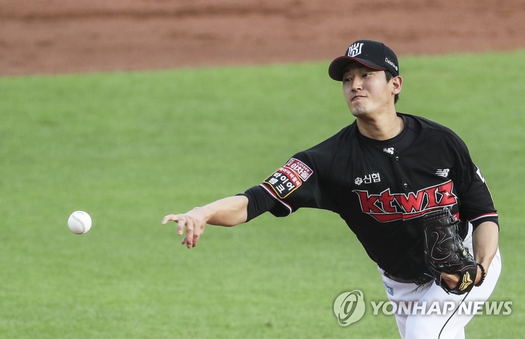 고영표, 8이닝 1실점 비자책 시즌 9승…선두 kt, 2위 LG 제압