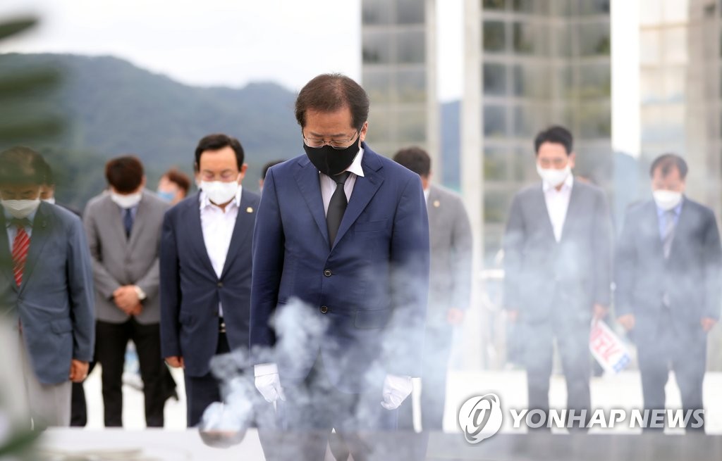 野, 역선택 신경전…"극렬 與지지자 막아야" "불안한가"