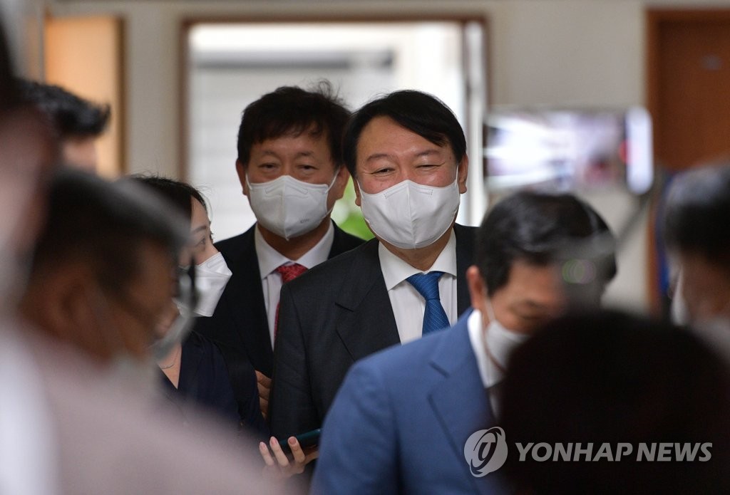 윤석열 "증거를 대라…권언 정치공작 한두번 겪었나"