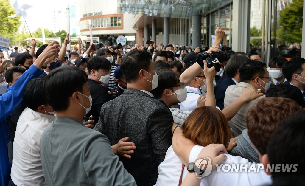 與 앞다퉈 중원 쟁탈전…"유능한 제가 적임" "불안한 후보"(종합)