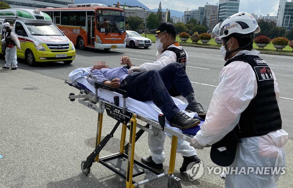 창원시청 앞 1인 시위 시내버스 기사, 분신 시도