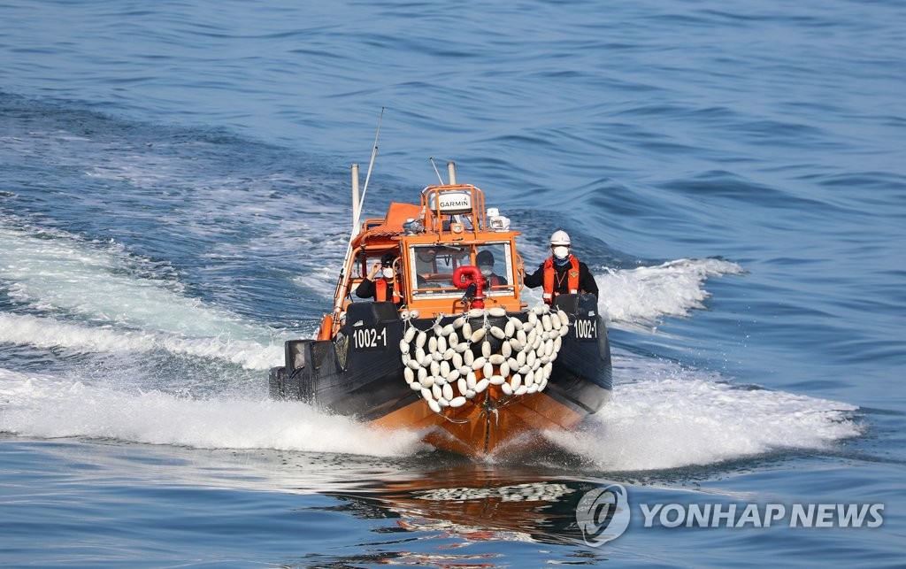 소청도 함정서 해양경찰관 실종 1주일째…"단서 못 찾아"