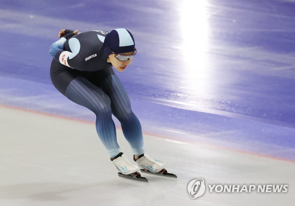 '빙속 장거리 간판' 김보름, 월드컵 대표 선발전 3,000m 1위