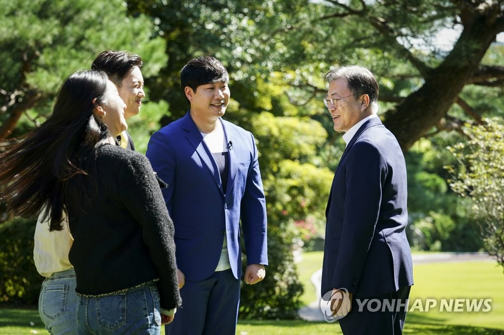 문대통령 "저도 한때 낭인…청년 문제는 국가의 책임"