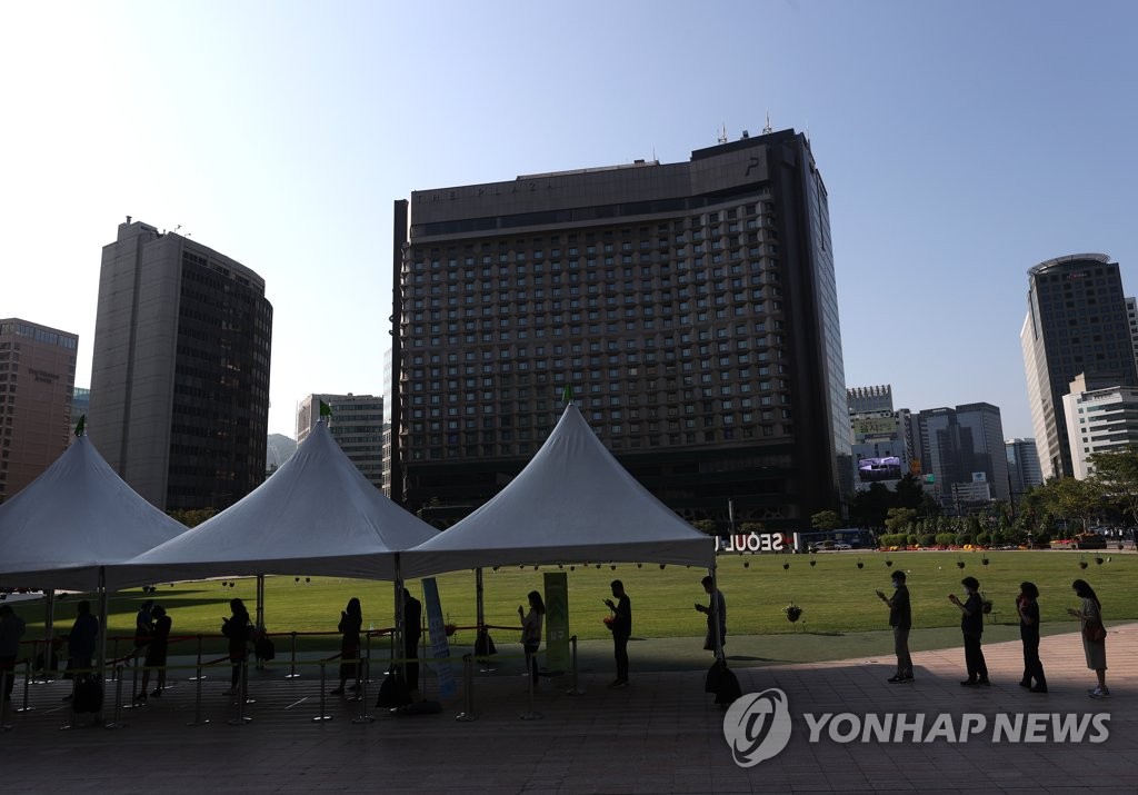 서울 어제 검사 11만명…오늘 확진 1천명대 가능성(종합)