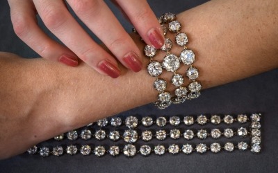 마리 앙투아네트 '다이아몬드' 팔찌 경매 나온다…최대 47억원 예상