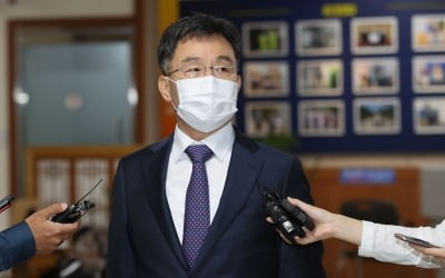 [속보] '화천대유' 김만배, 12시간 만에 참고인 조사 종료