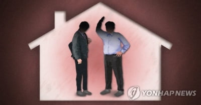 가정폭력 아버지 살해한 40대, 징역 10년→8년