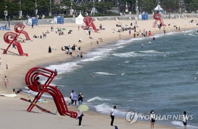 부산 해운대해수욕장에 빠진 남성 구조됐으나 숨져