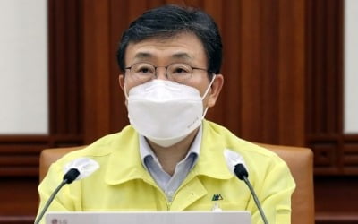 정부 "10월말~11월초 단계적 일상회복 전환…'백신 패스' 검토"(종합)
