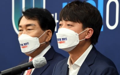 이준석 "이낙연, 양심있는 인사"…이재명 측 "속보이는 이간질"