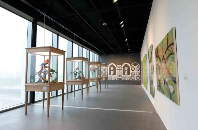 대전 신세계 아트앤사이언스점은 유명 작가의 작품을 전시한 갤러리 등 예술적 요소를 극대화한 체험형 콘텐츠를 곳곳에 마련했다. 