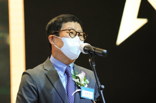 강호성 CJ ENM 대표가 한국IR대상 시상식에서 수상 소감을 말하고 있다. CJ ENM 제공