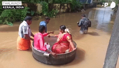 '홍수 극복한 사랑' 인도 커플, 대형냄비 타고 결혼식 참석[영상]  