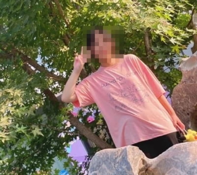 "코로나 백신 맞고 딸 사망했다" 주장한 중국 엄마 구금
