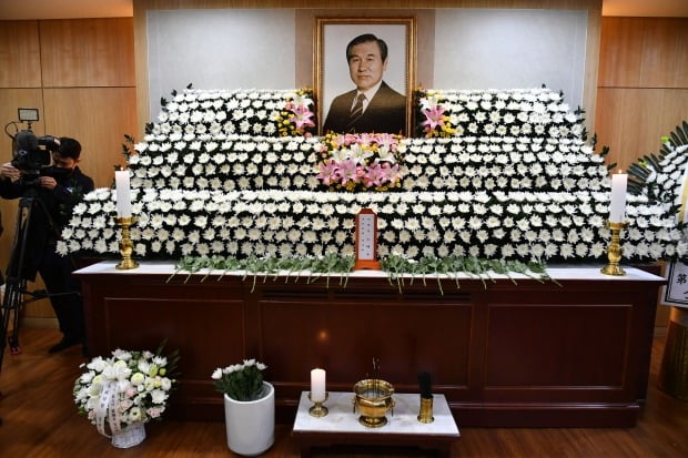 27일 노태우 전 대통령의 빈소가 마련된 서울대병원 장례식장. 사진=연합뉴스/공동취재단