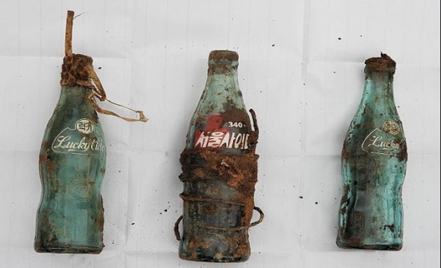 6·25 전쟁 격전지 '백마고지'…70년 만에 발견된 음료수병의 사연 