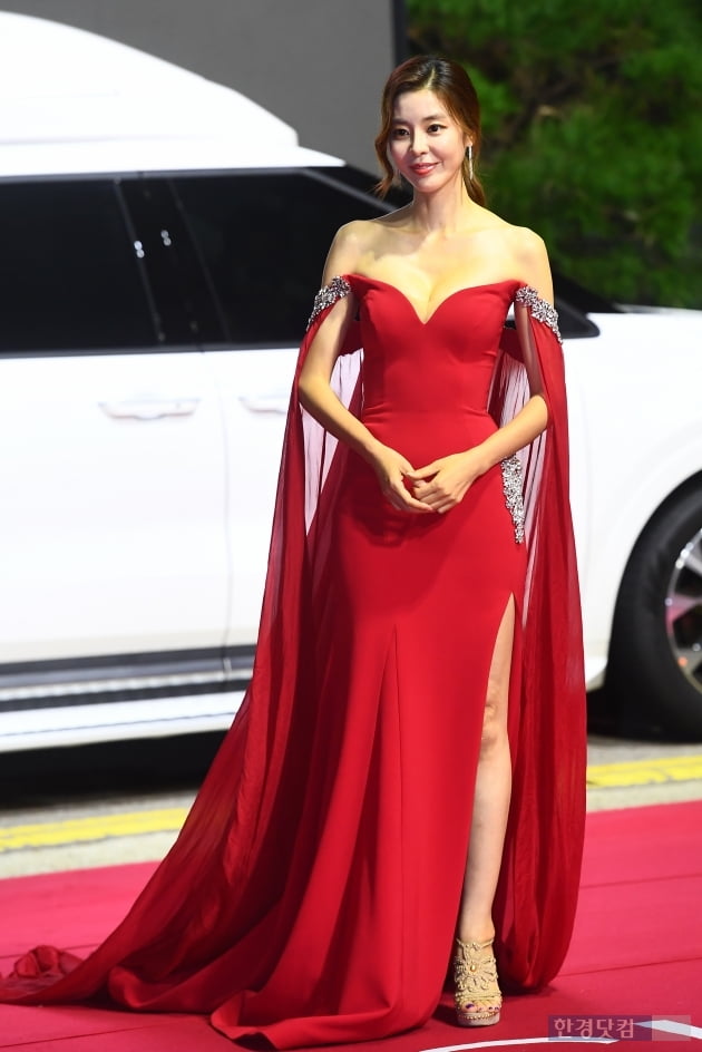 [포토] 김규리, '강렬한 레드 드레스에 시선강탈' (부산국제영화제)