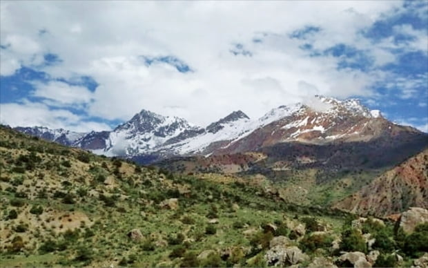  중앙아시아의 높은 지대인 파미르 고원. 