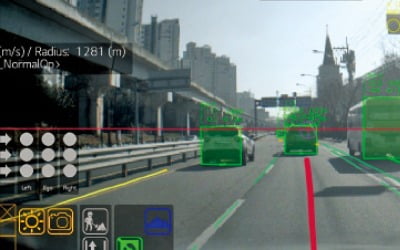LG전자가 개발한 '눈'…벤츠 C클래스 달고 달린다