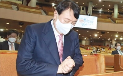 洪 "윤석열·부인·장모 범죄공동체", 尹측 "또 막말…與 지지층에 아부"