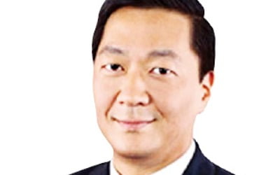 세계 최대 사모펀드 KKR, 한국계 조셉 배가 이끈다