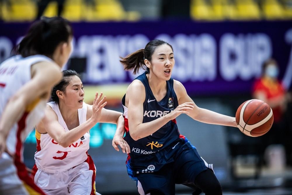 한국 여자농구, 아시아컵 준결승서 중국에 완패…3위 결정전으로