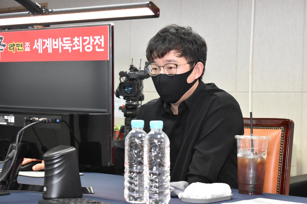 '맏형' 원성진, 농심 신라면배 개막전서 일본 시바노 완파(종합)