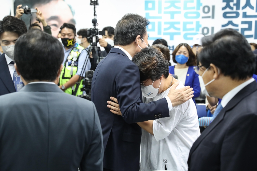 이낙연 "모멸하고 인격 짓밟아…정치할 자격 없는 짓"