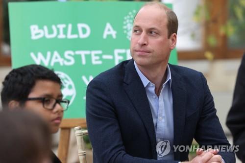 꿈 이룬 스타트렉 선장, 英왕세손 우주여행 비판에 "틀린 생각"