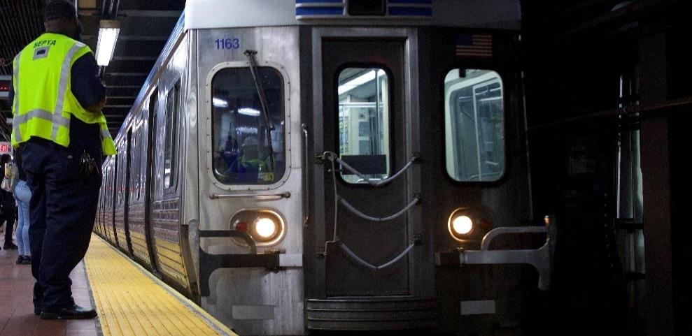 미국 통근열차 성폭행…"승객들 보고만 있었다" 파문