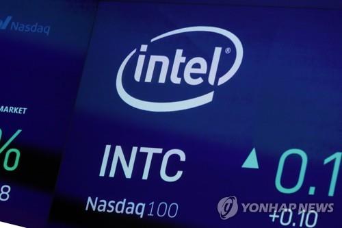 인텔 CEO "미, 반도체 보조금 줘야…한국·대만 의존은 위험"