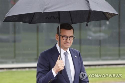 'EU와 충돌' 폴란드 총리 "EU에 남겠지만 주권침해는 거부"