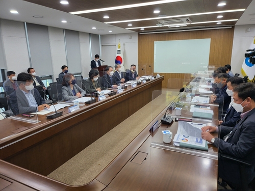 허영 의원, 강원도청 이전 부지로 춘천 캠프페이지 제안(종합)